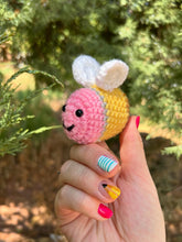 Load image into Gallery viewer, Dos the Pencil Bee Crochet Pattern