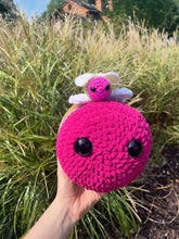 Load image into Gallery viewer, Dos the Pencil Bee Crochet Pattern