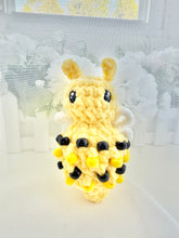 Load image into Gallery viewer, Buzz the Beaded Bee Fidget