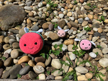 Load image into Gallery viewer, Dos the Pencil Bee Crochet Pattern
