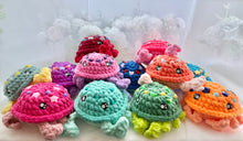 Load image into Gallery viewer, Carlton the Beaded Crab Fidget
